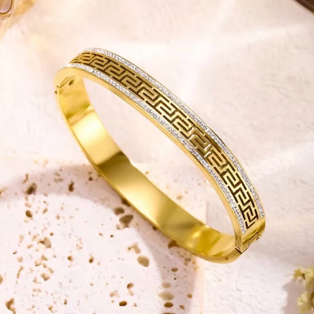 Gold Plated Waterproof Elegant Gold Bangle Bracelet